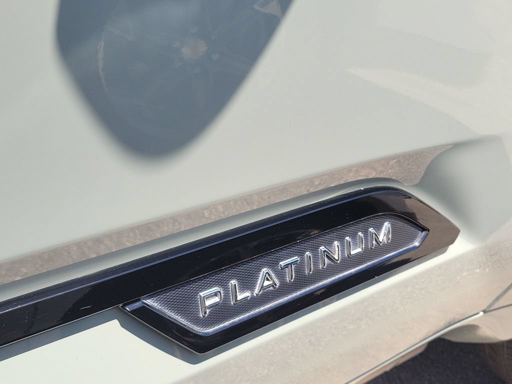 Used 2024 Toyota Tundra Platinum AWD/4WD image 9