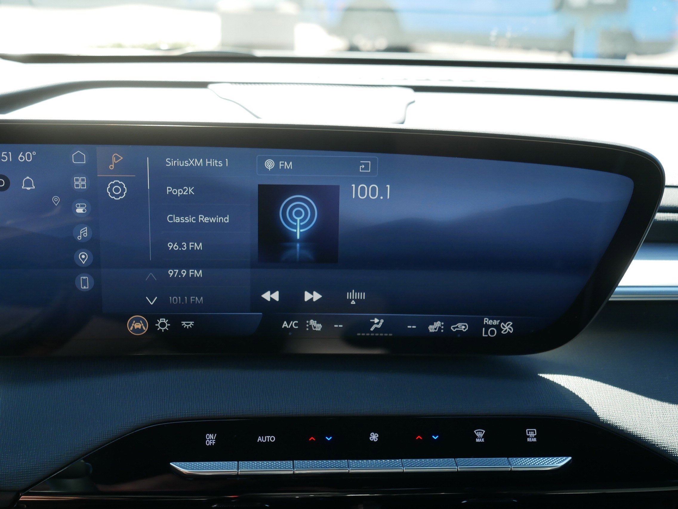 Used 2025 Buick Enclave Preferred image 22