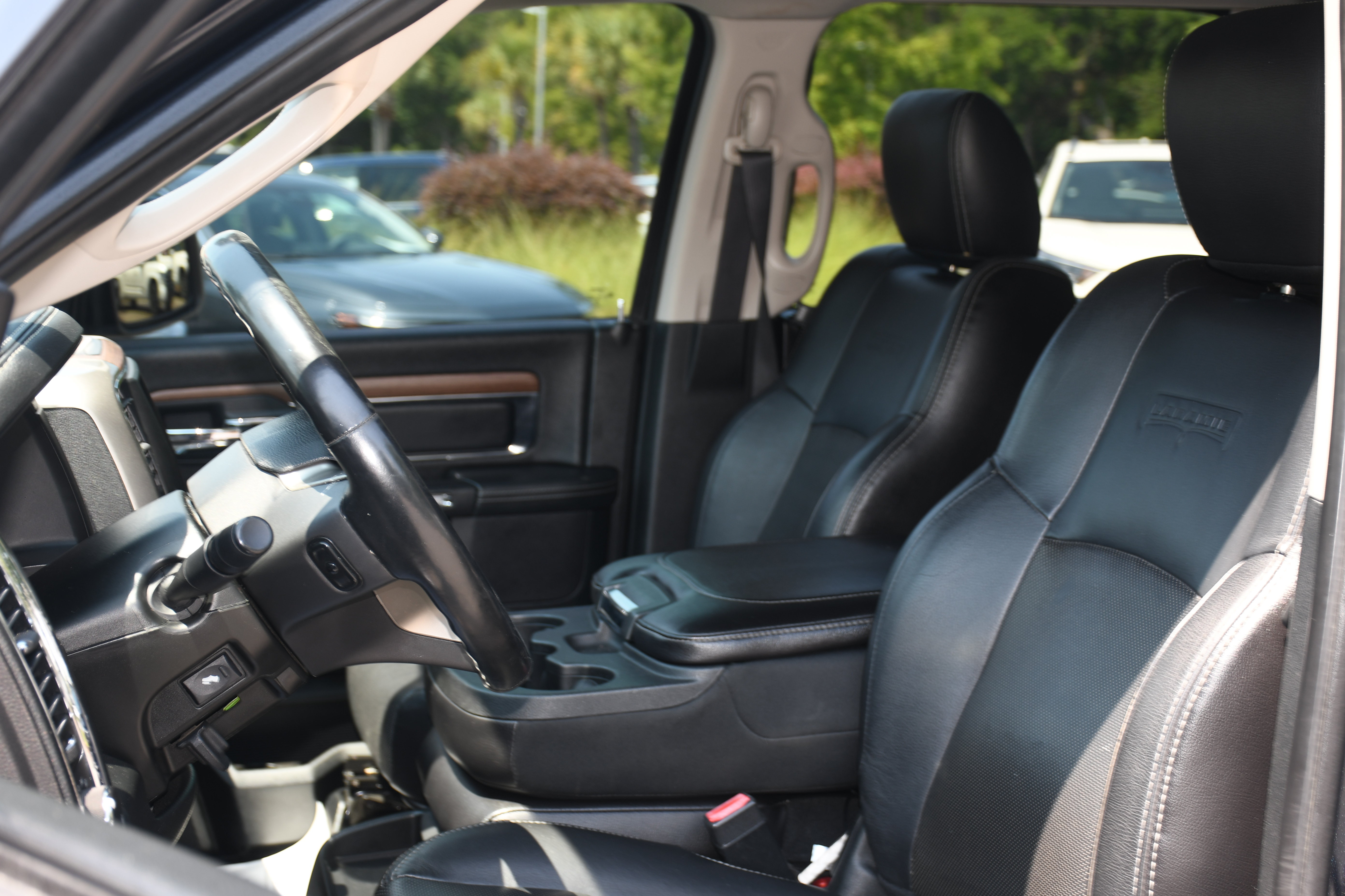 Used 2016 RAM 1500 Laramie w/ Convenience Group RWD image 9