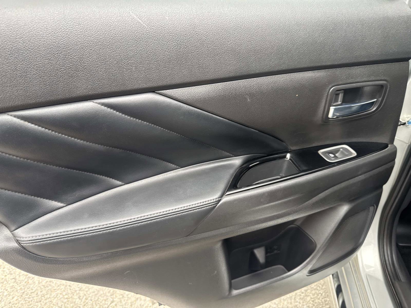 Used 2022 Mitsubishi Outlander GT image 9