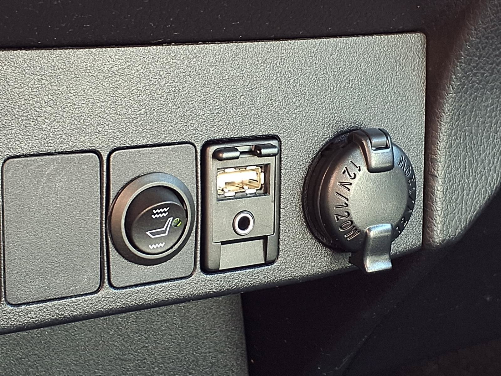 Used 2013 Toyota RAV4 XLE AWD/4WD image 25