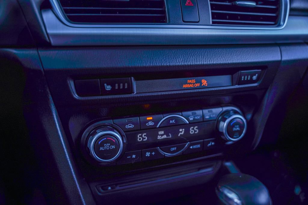 Used 2014 MAZDA MAZDA3 s Grand Touring FWD image 24