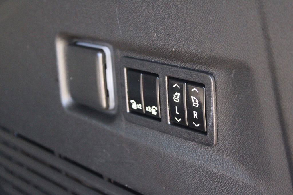 Used 2021 Chevrolet Suburban High Country image 10