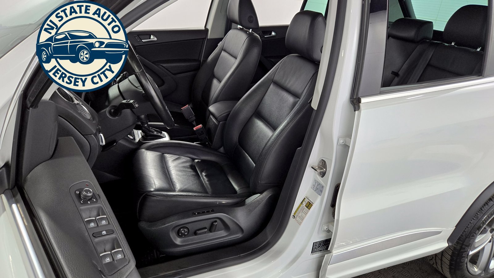 Used 2017 Volkswagen Tiguan Sport AWD/4WD image 26