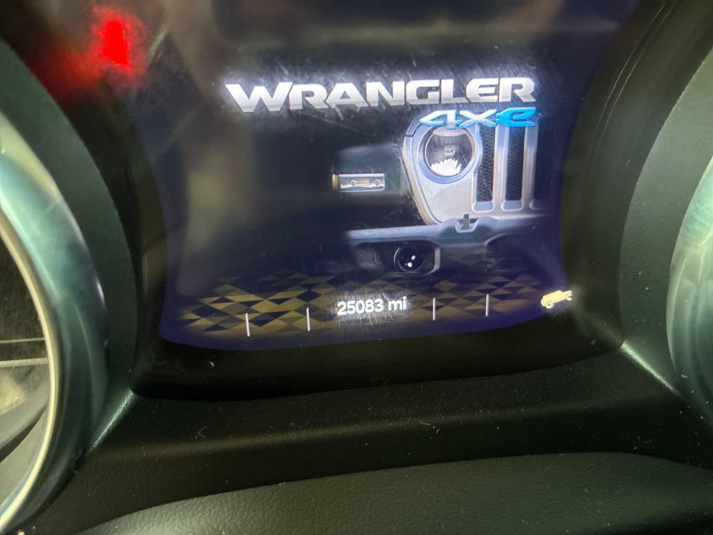 Used 2022 Jeep Wrangler Unlimited Sahara AWD/4WD image 17