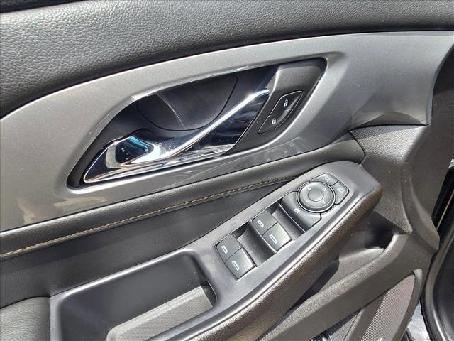 Used 2021 Chevrolet Traverse RS w/ LPO, Floor Liner Package FWD image 12