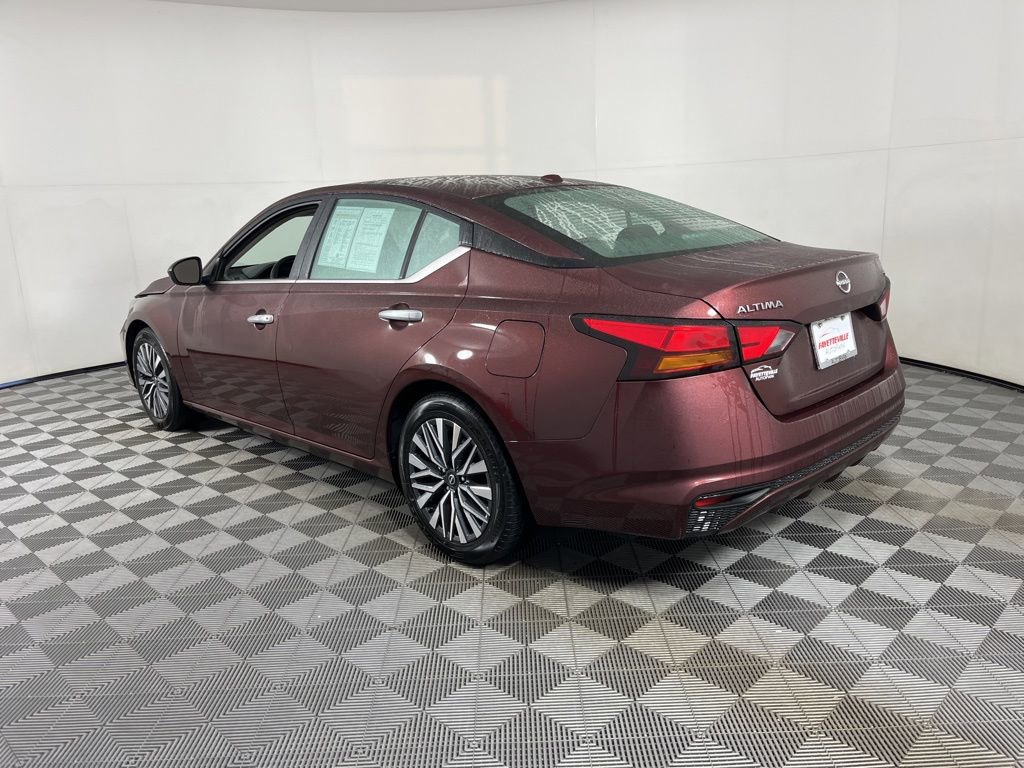 Used 2024 Nissan Altima 2.5 SV image 13