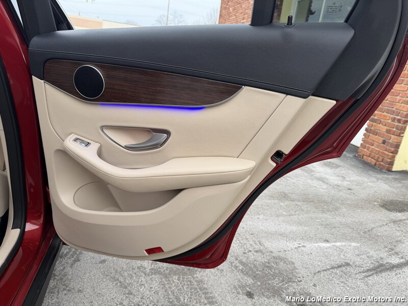 Used 2022 Mercedes-Benz GLC 300 4MATIC w/ Premium Package Lite image 49