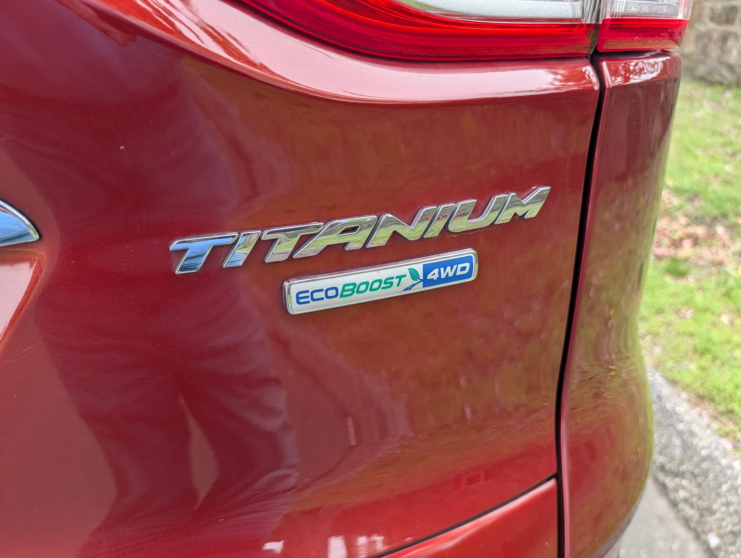 Used 2014 Ford Escape Titanium w/ Equipment Group 401A AWD/4WD image 8