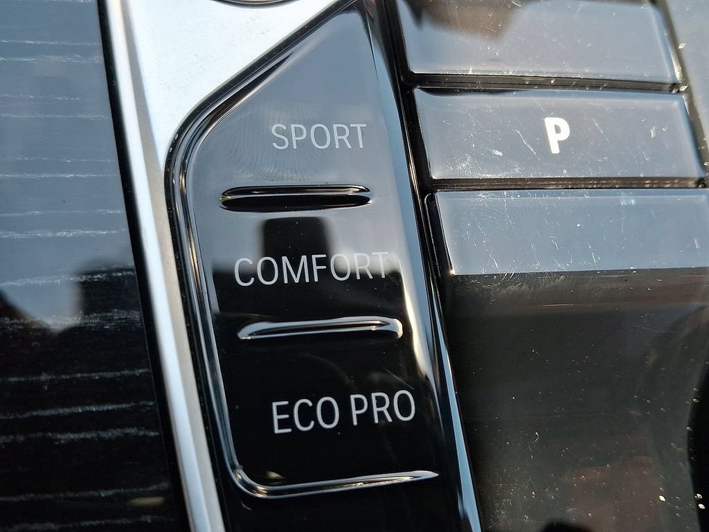 Certified 2024 BMW X7 xDrive40i w/ M Sport Package AWD/4WD image 26