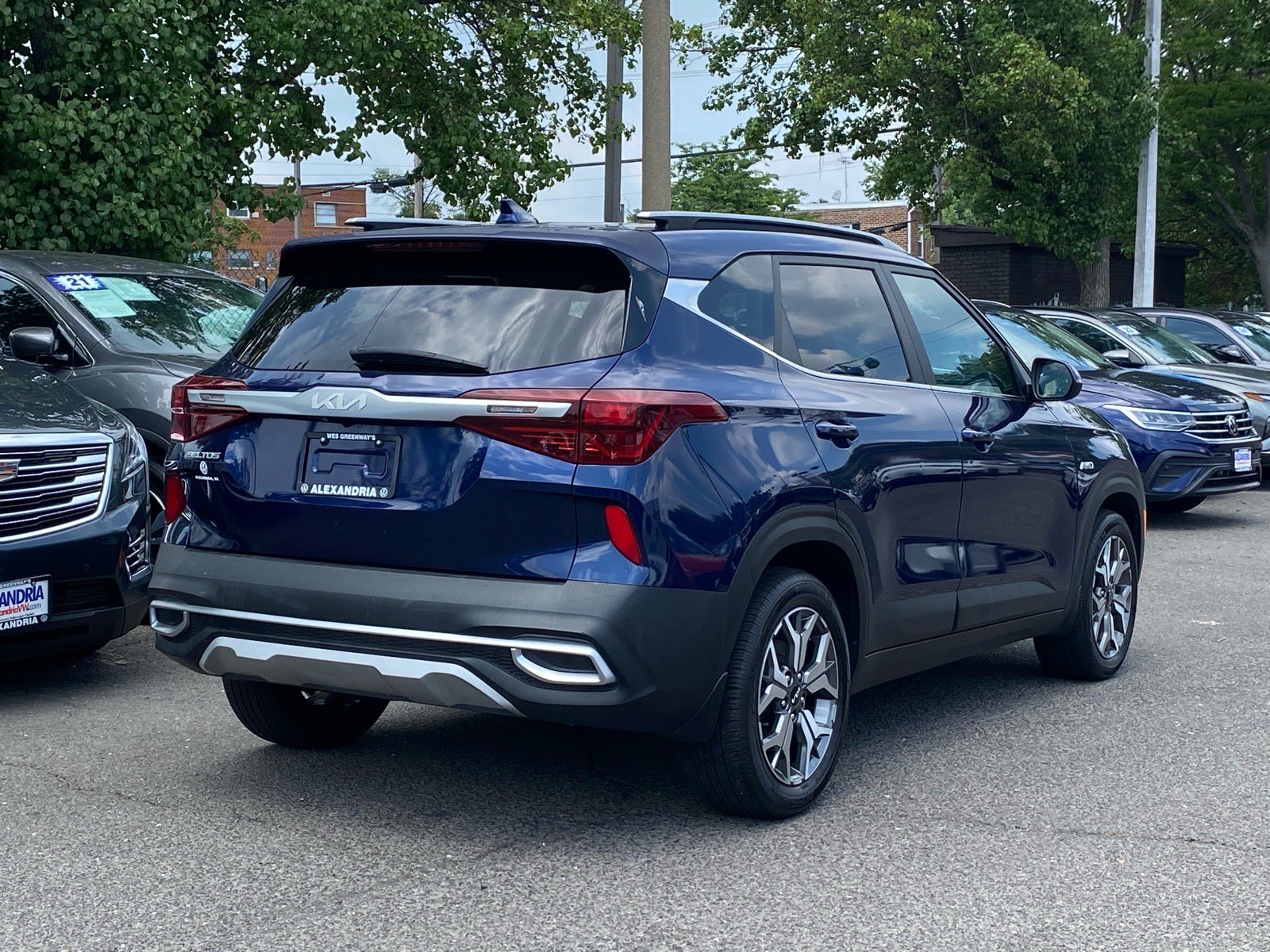 Used 2022 Kia Seltos EX AWD/4WD image 3