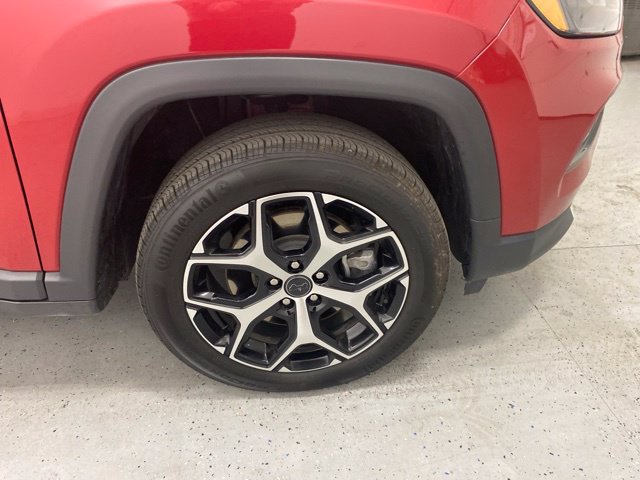 Used 2025 Jeep Compass Limited AWD/4WD image 33
