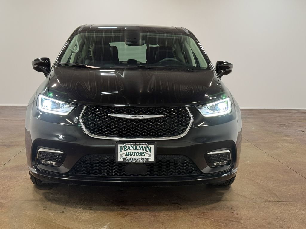Used 2024 Chrysler Pacifica Touring-L FWD image 28