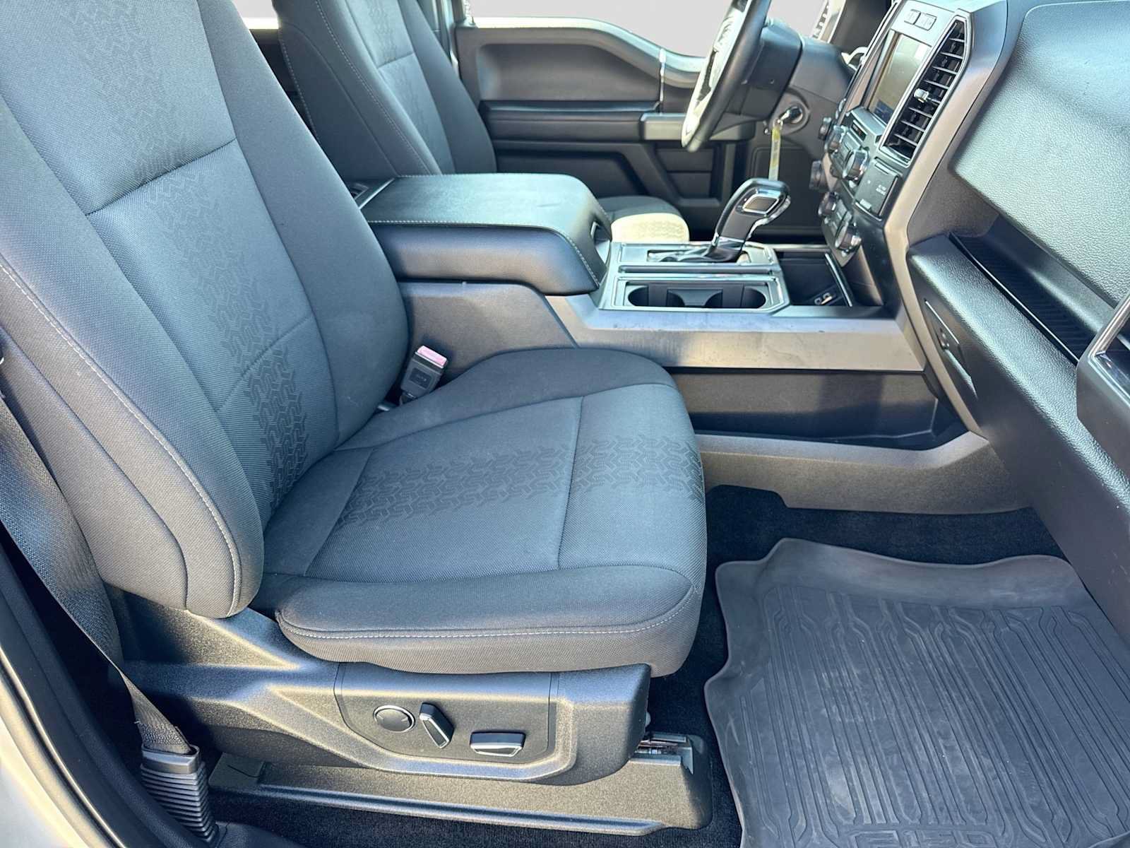 Used 2018 Ford F150 XLT w/ Equipment Group 302A Luxury AWD/4WD image 20