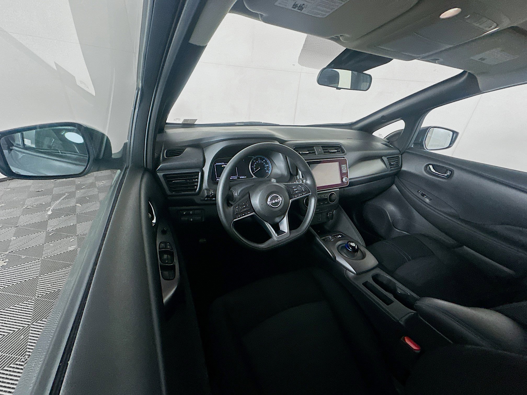 Used 2023 Nissan Leaf S FWD image 18