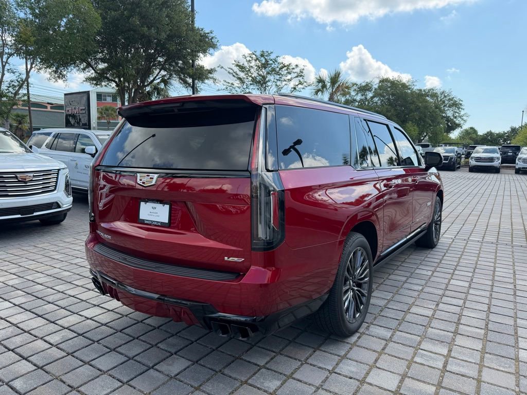Used 2024 Cadillac Escalade ESV V AWD/4WD image 5