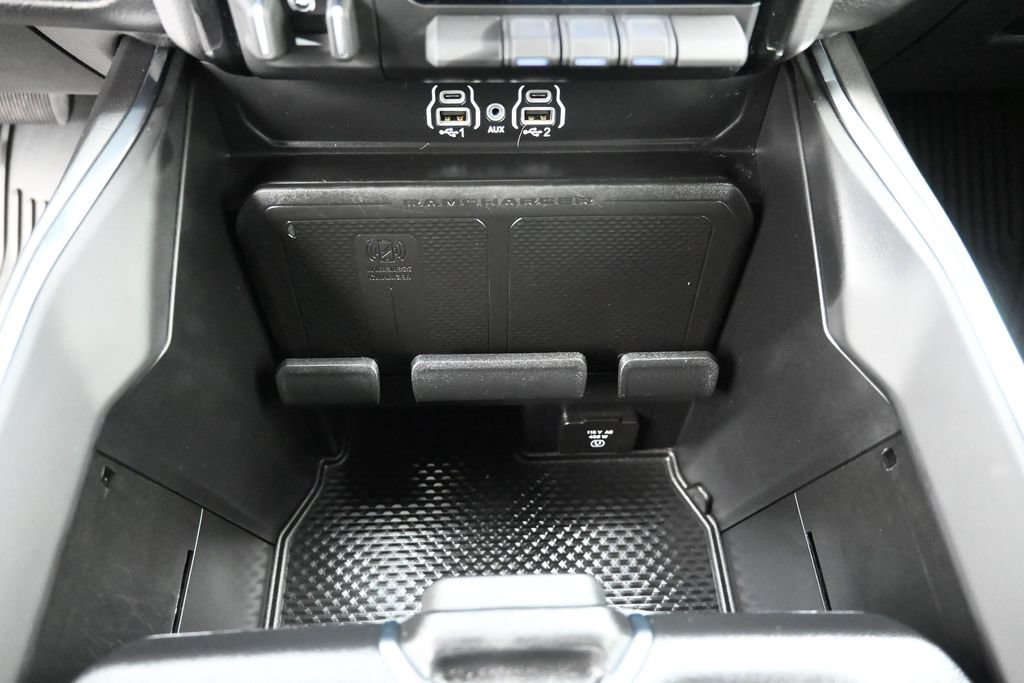 Used 2025 RAM 1500 Laramie w/ Sport Appearance Package AWD/4WD image 2