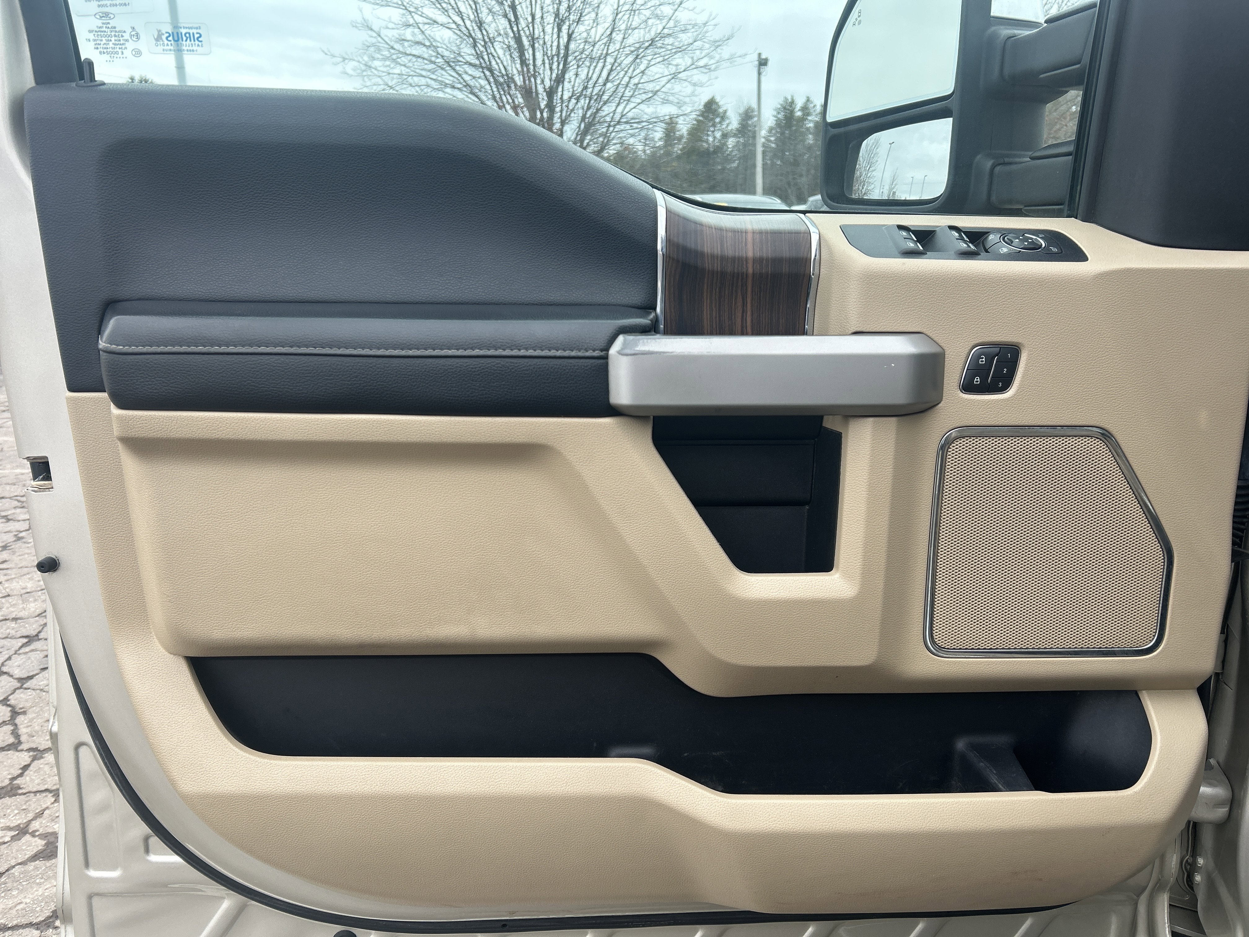 Used 2017 Ford F150 Lariat w/ Equipment Group 502A Luxury image 12