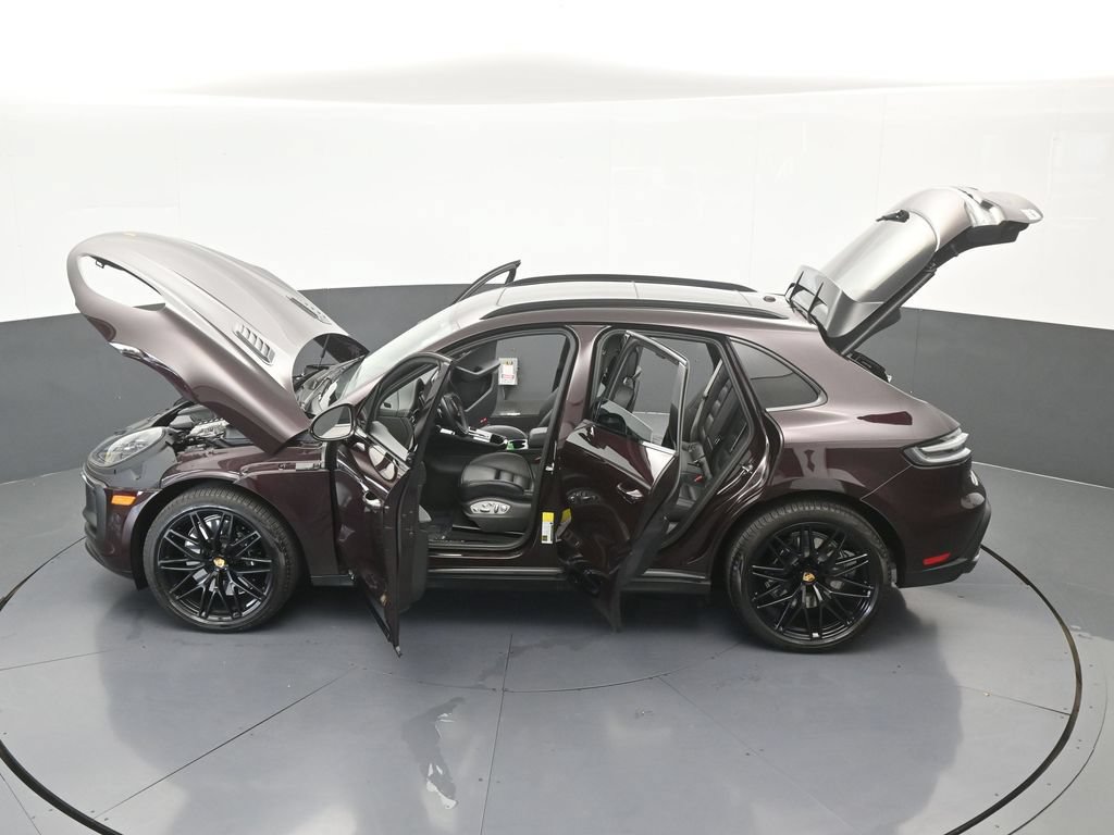 Used 2025 Porsche Macan GTS AWD/4WD image 70