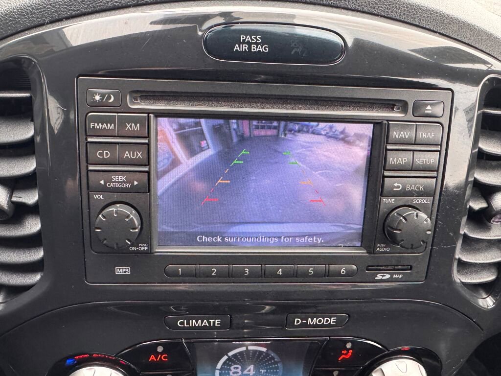 Used 2011 Nissan Juke SL image 26