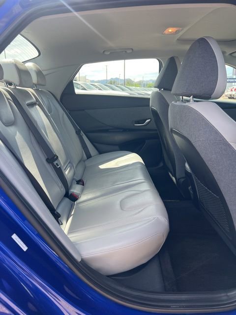 Used 2025 Hyundai Elantra Limited image 30