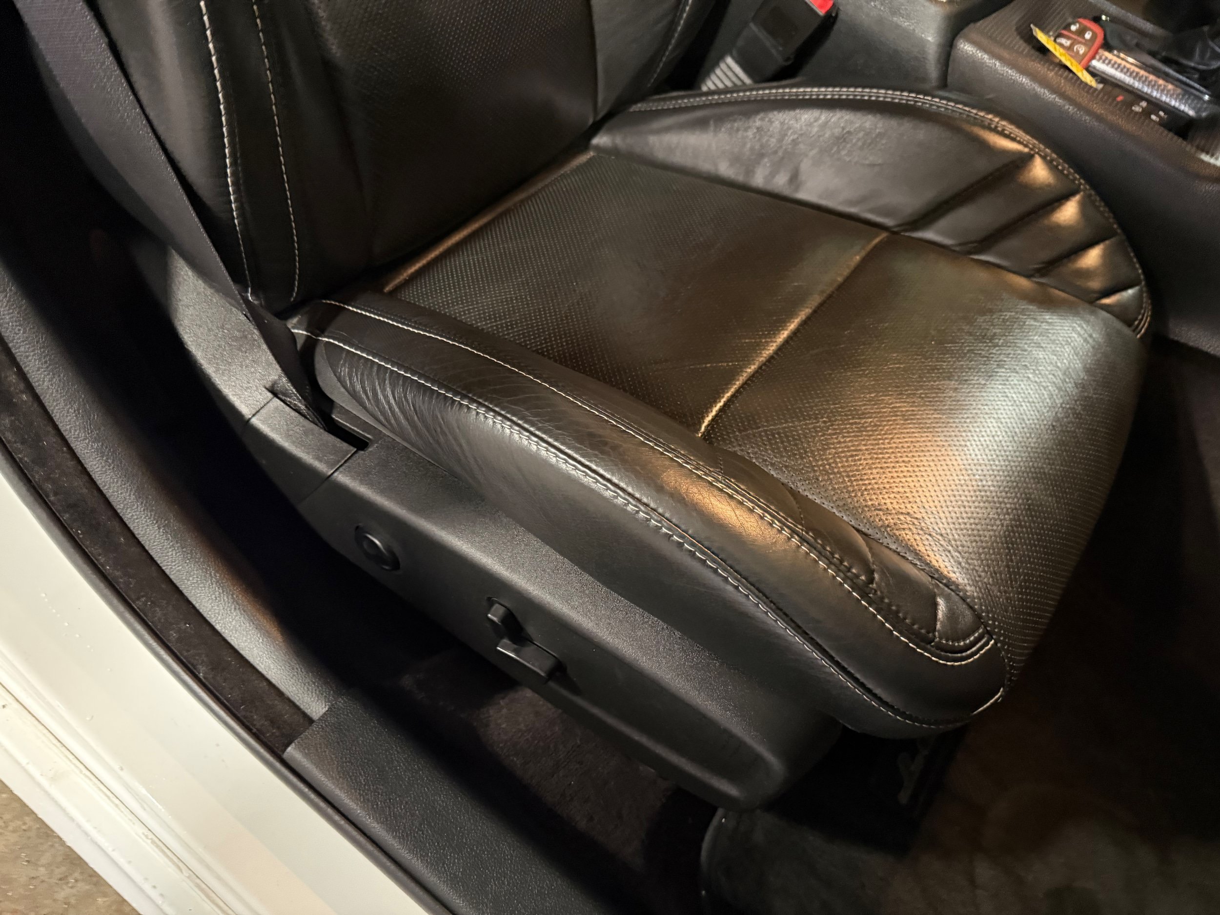 Used 2016 Dodge Charger SRT Hellcat w/ Harman/Kardon Audio Group RWD image 12