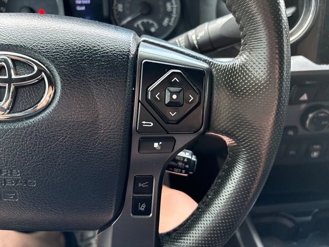 Used 2018 Toyota Tacoma TRD Off-Road w/ TRD Premium Off Road Package AWD/4WD image 12