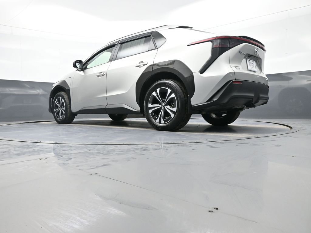 Used 2023 Toyota bZ4X XLE w/ Weather Package image 32