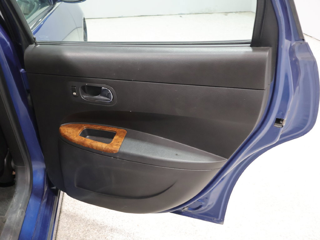 Used 2005 Buick LaCrosse CXL FWD image 24