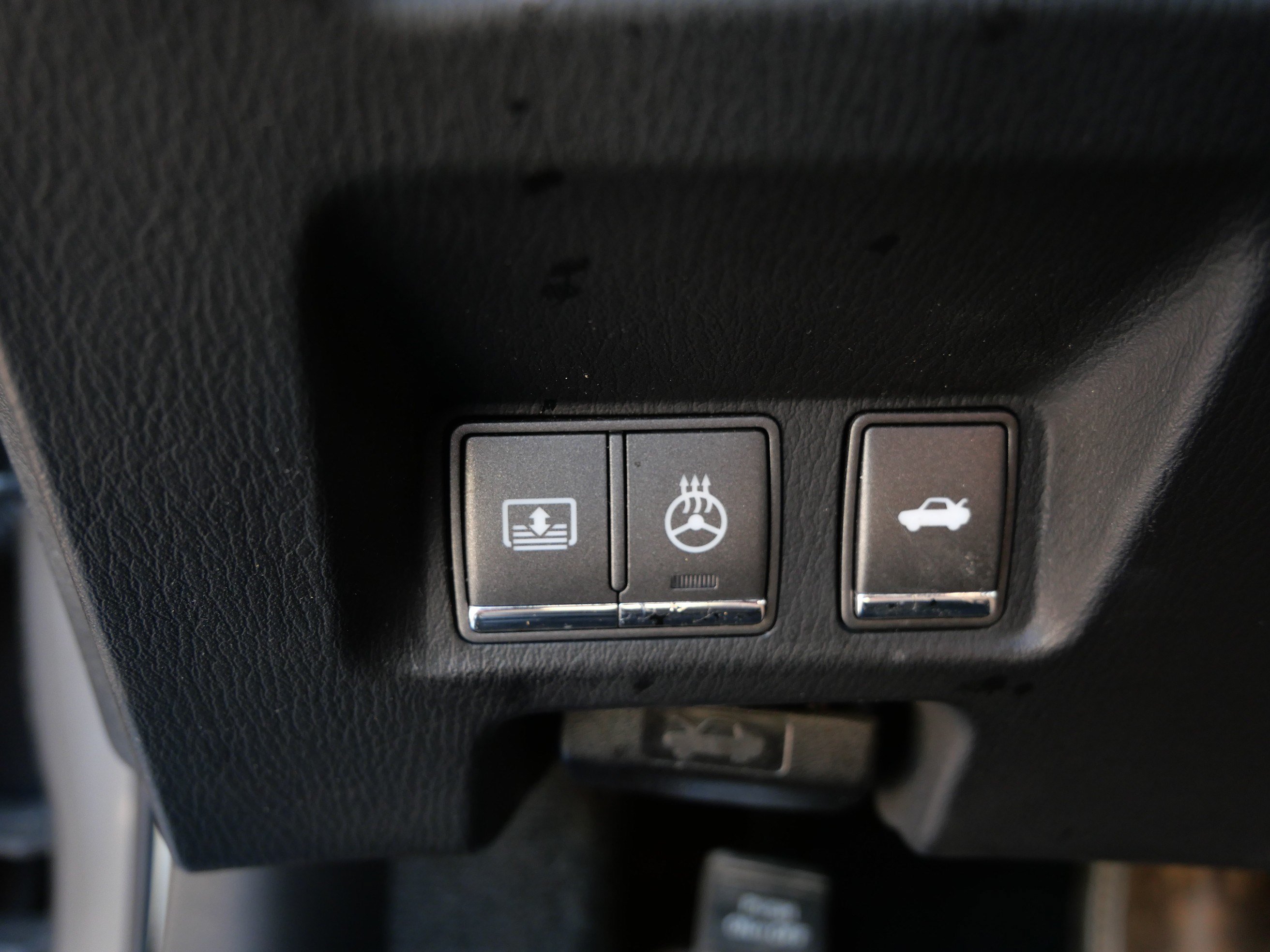 Used 2012 INFINITI M37 w/ Sport Pkg RWD image 25