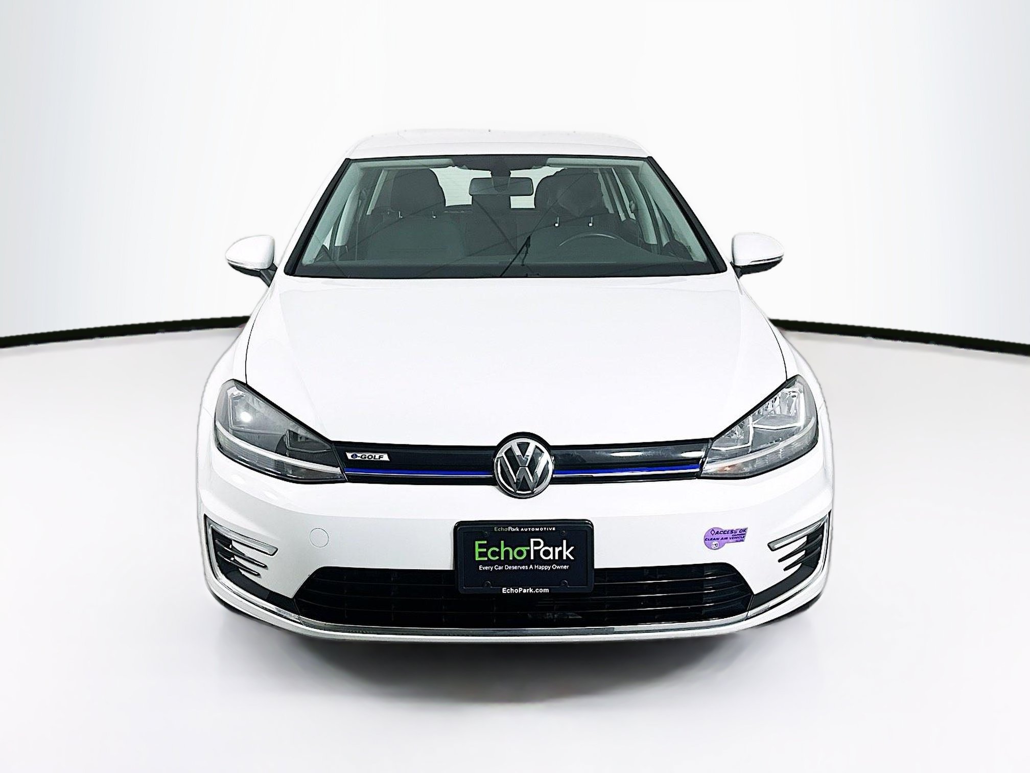 Used 2019 Volkswagen e-Golf SE w/ Driver Assistance Package FWD image 2