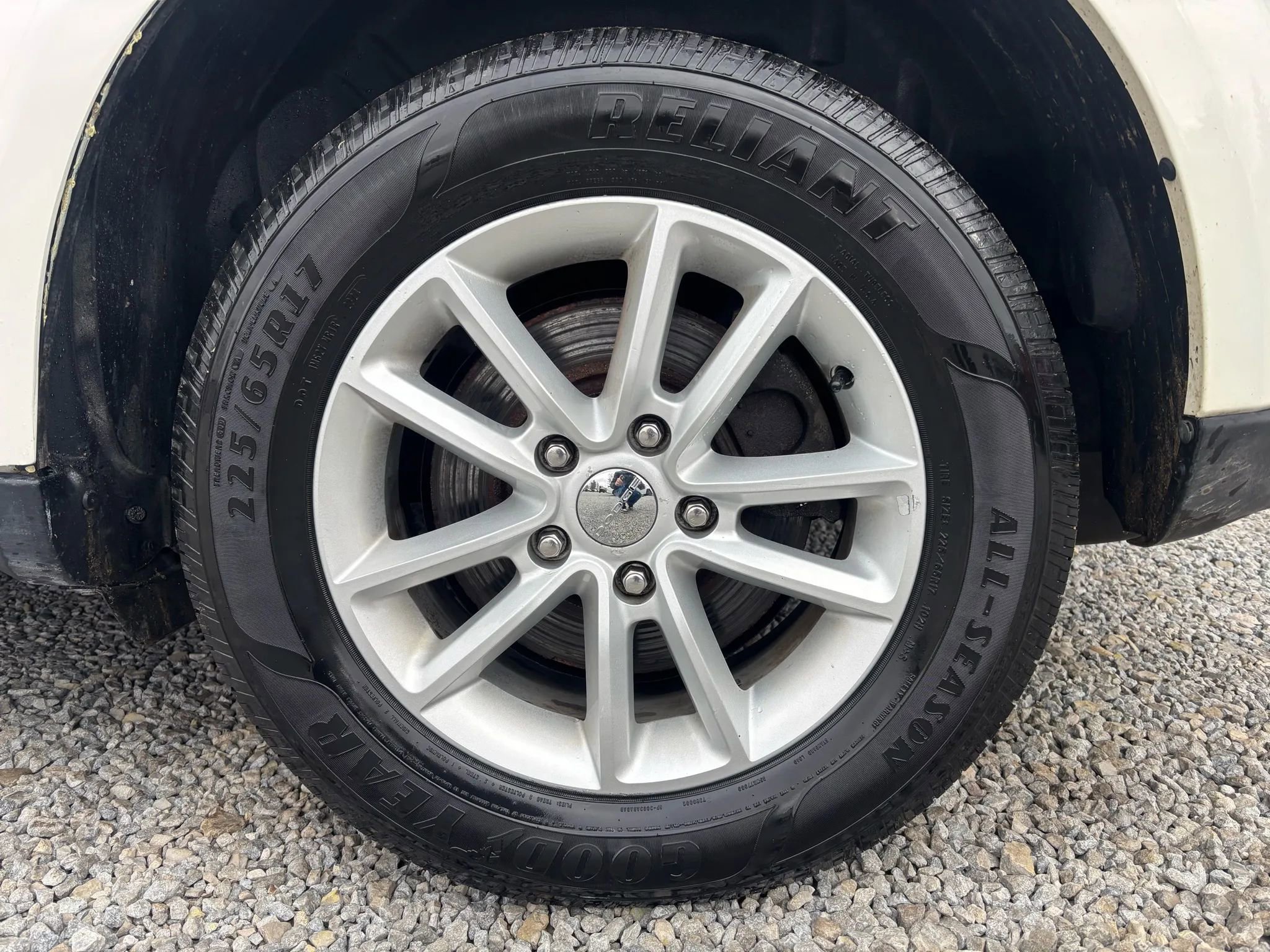 Used 2016 Dodge Journey SXT w/ Comfort/Convenience Group image 2