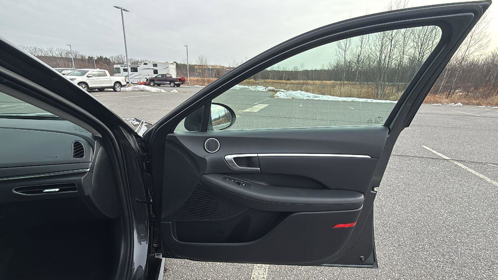 Certified 2022 Hyundai Sonata SEL w/ Convenience Package image 17