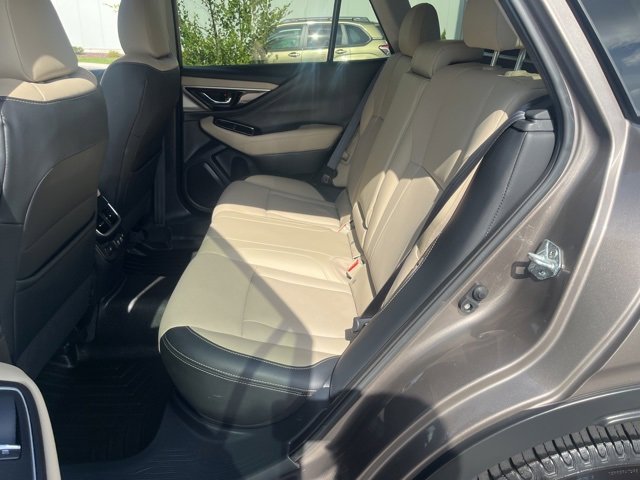 Used 2021 Subaru Outback Limited image 12