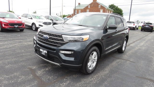 Certified 2022 Ford Explorer XLT w/ Equipment Group 202A image 3