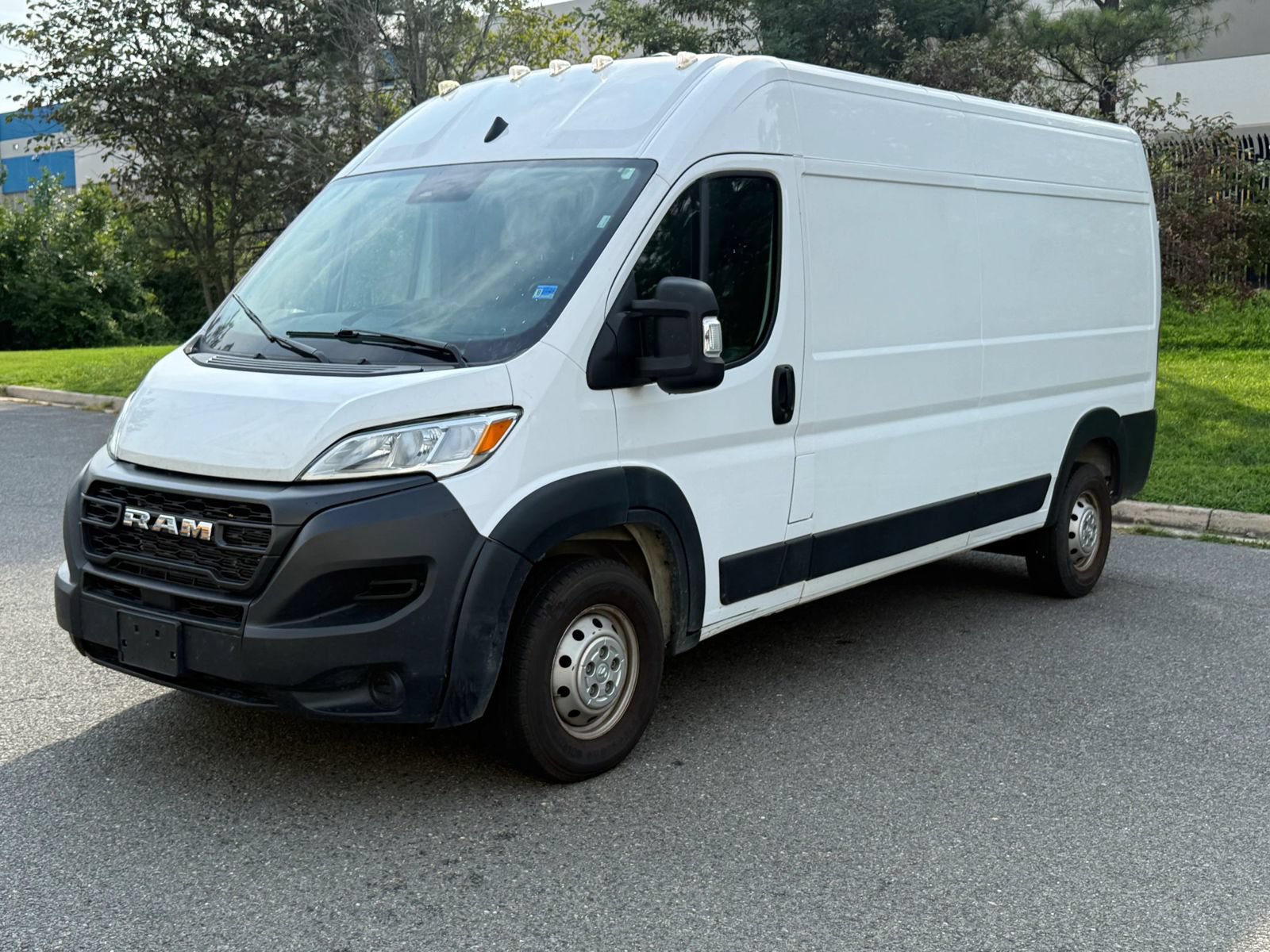 Used 2023 RAM ProMaster 2500 FWD image 3