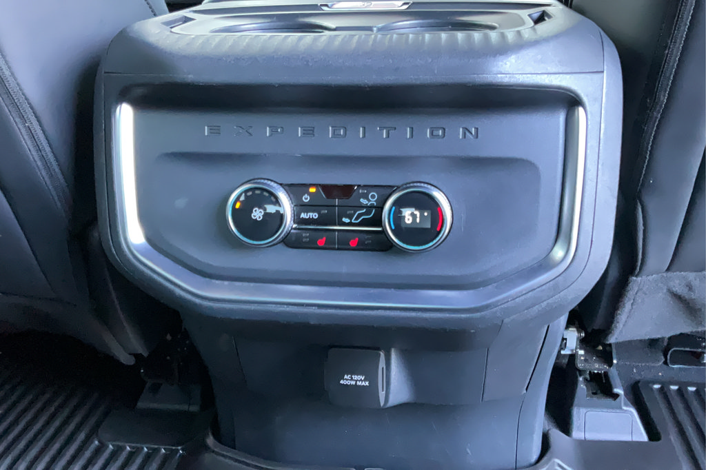 Used 2025 Ford Expedition Platinum w/ Stealth Performance Package AWD/4WD image 22