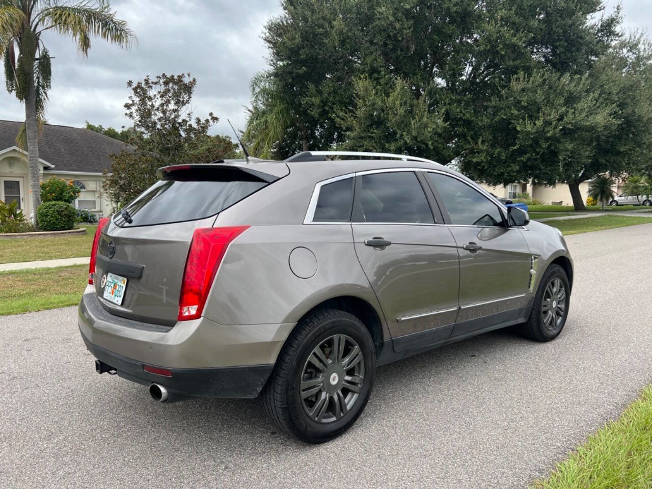 Used 2011 Cadillac SRX Luxury image 5