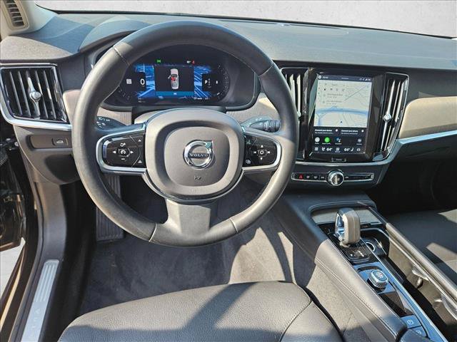 Used 2023 Volvo S90 B6 Plus AWD/4WD image 18