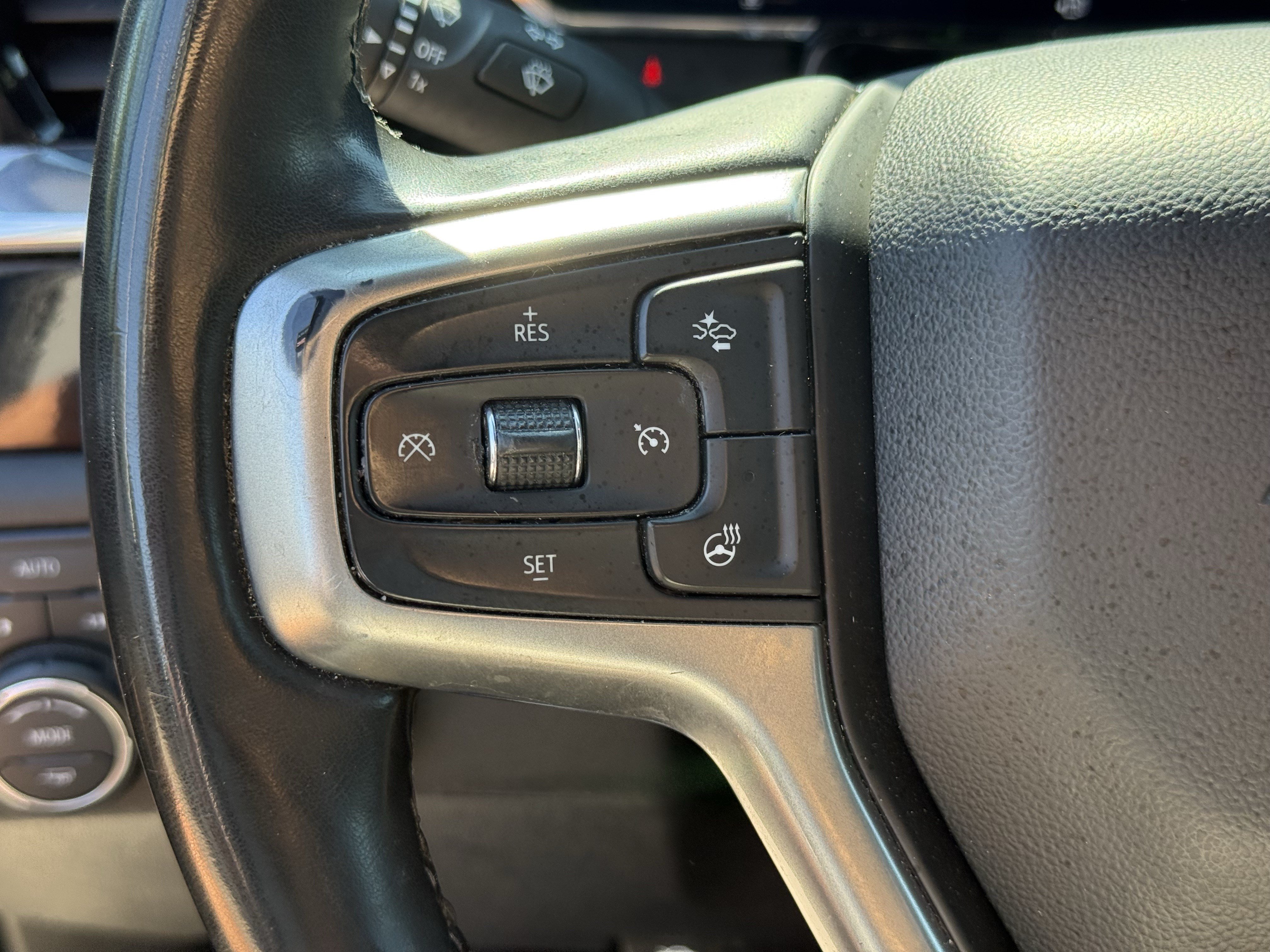Used 2025 Chevrolet Silverado 1500 LT AWD/4WD image 15