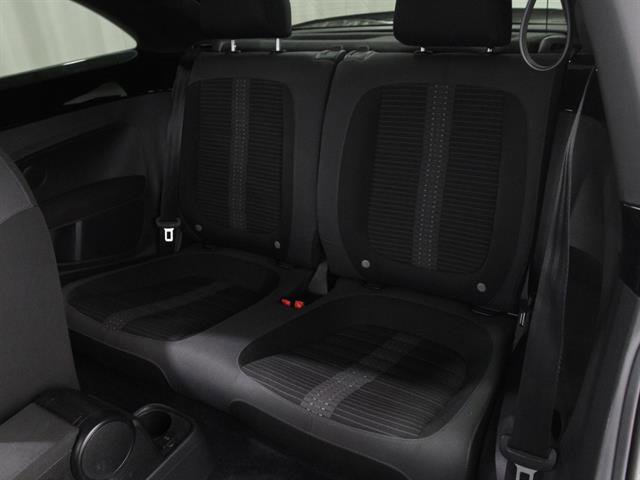 Used 2013 Volkswagen Beetle 2.0T image 15