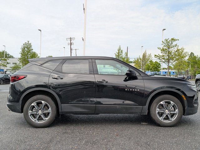 Used 2025 Chevrolet Blazer LT AWD/4WD image 4