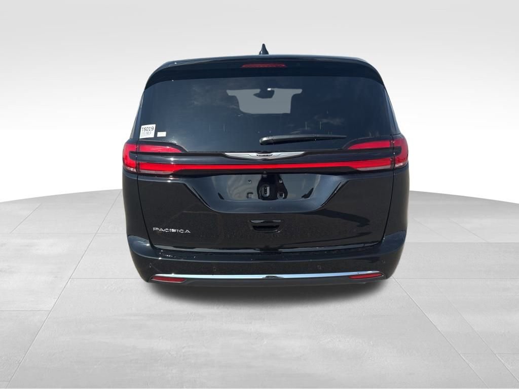 New 2026 Chrysler Pacifica Select image 7