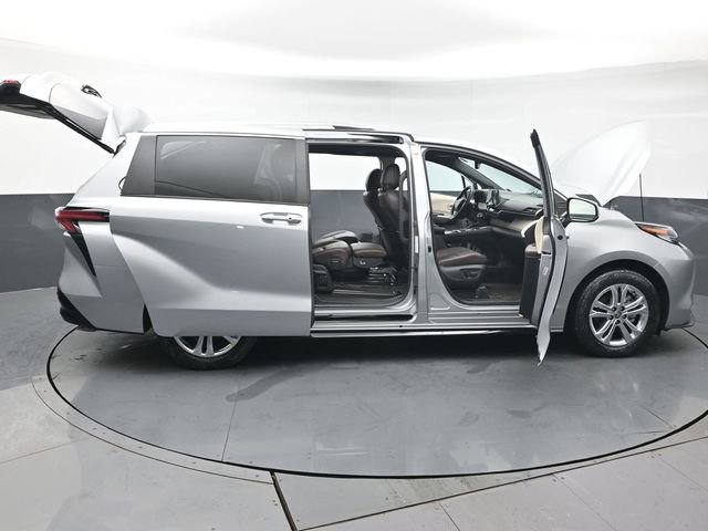 Certified 2023 Toyota Sienna Platinum image 60
