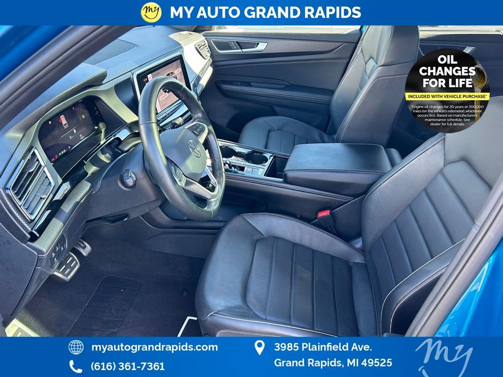 Used 2024 Volkswagen Atlas Cross Sport SEL R-Line image 10