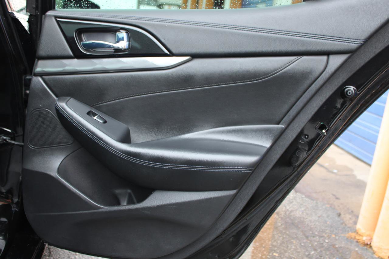 Used 2017 Nissan Maxima SR w/ Midnight Edition FWD image 44