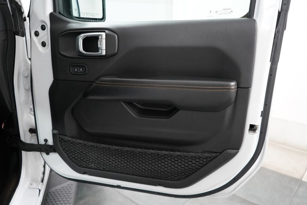 Used 2024 Jeep Wrangler Unlimited Sahara AWD/4WD image 23