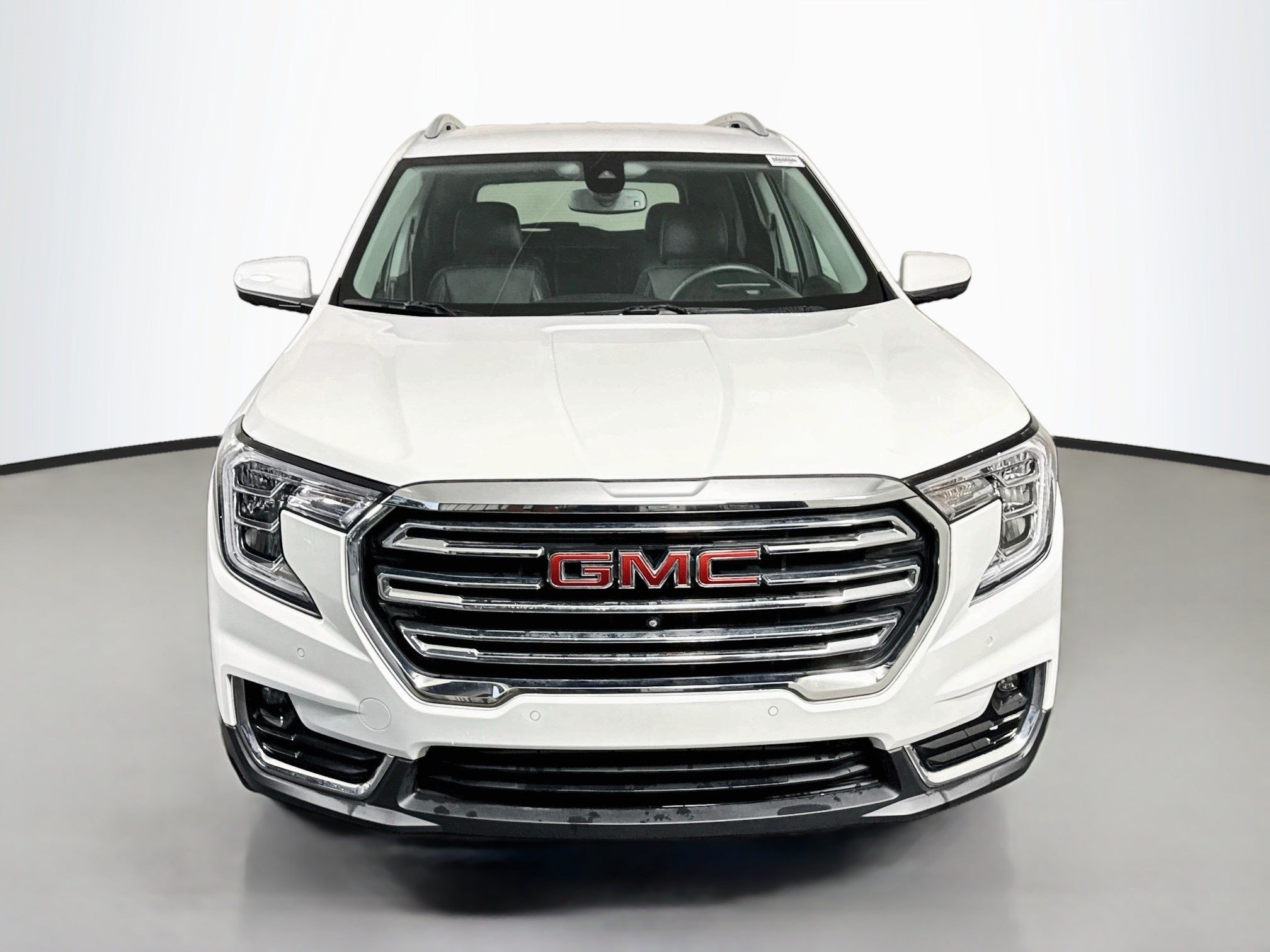 Used 2023 GMC Terrain SLT w/ Tech Package FWD image 2
