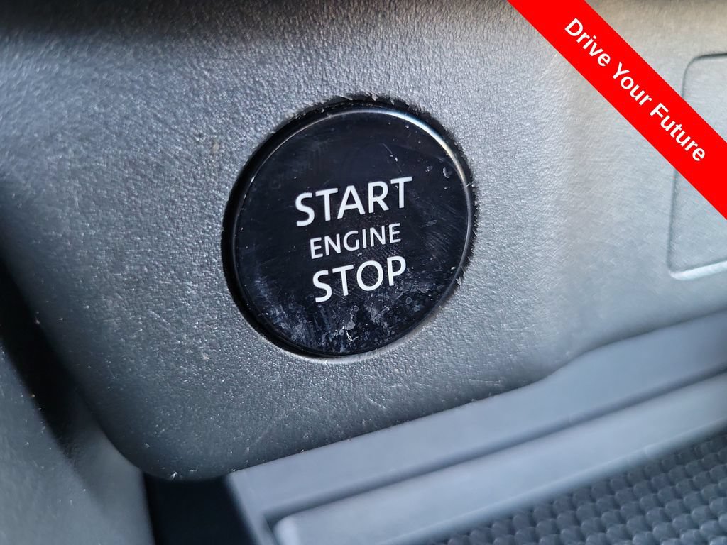 Used 2024 Nissan Rogue S FWD image 9