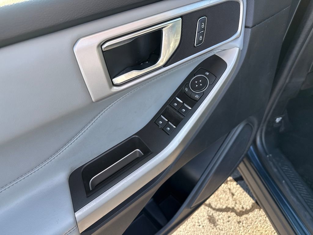 Used 2022 Ford Explorer XLT w/ Equipment Group 202A image 14